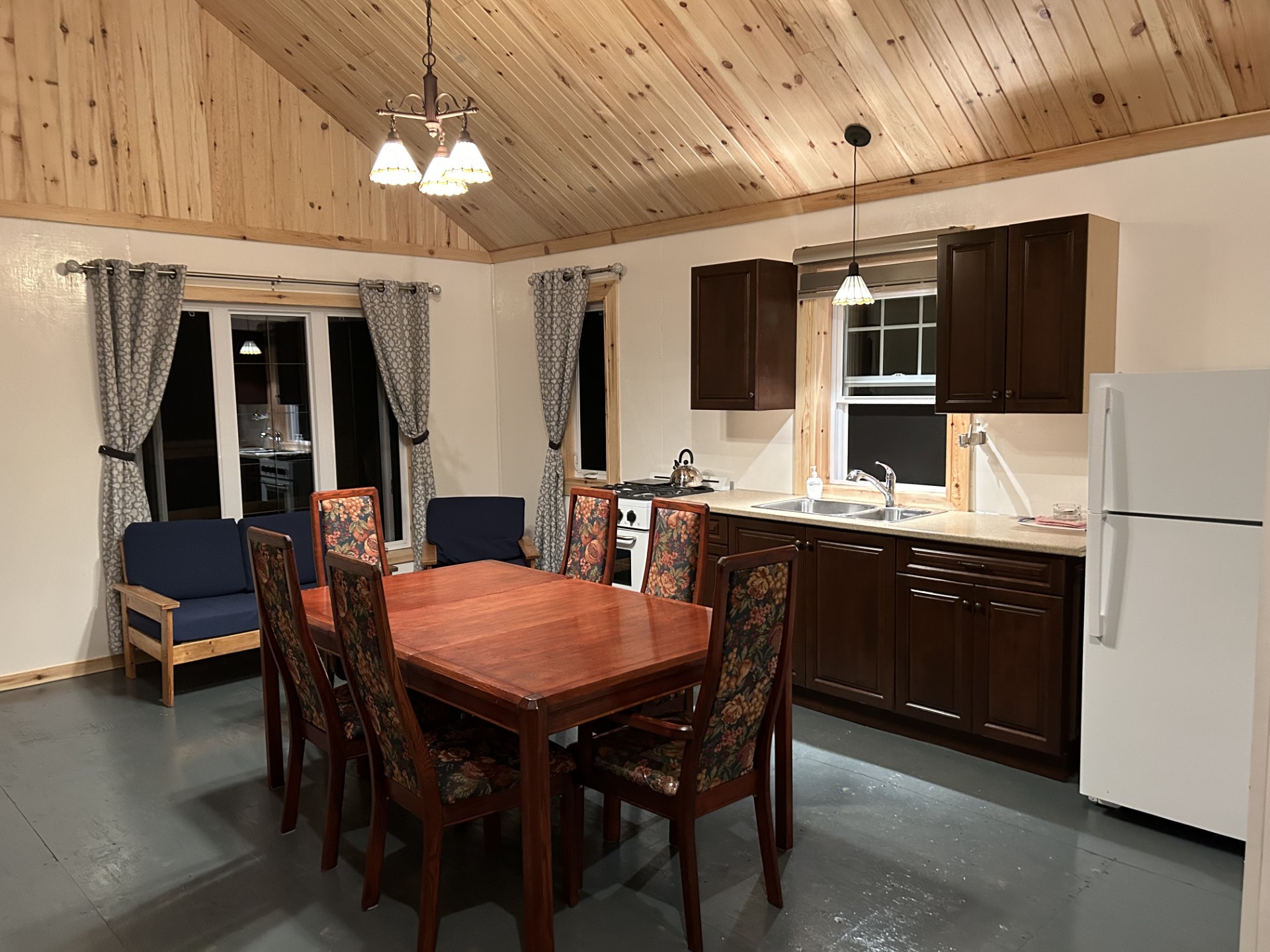 Cabin #7 – Pourvoirie Menjo