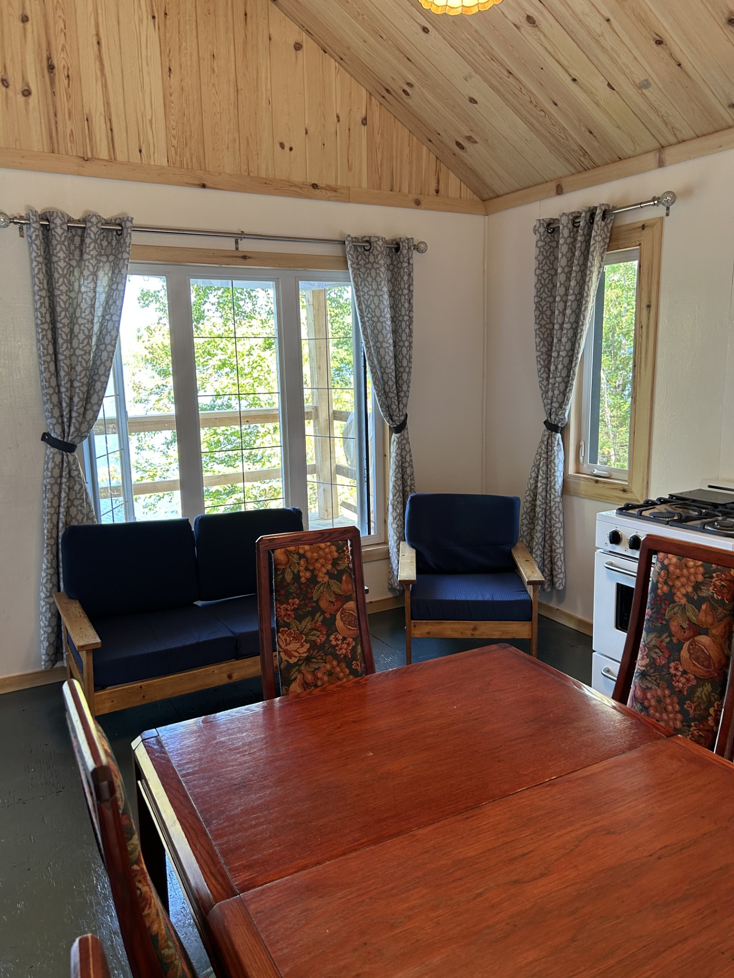 Cabin #7 – Pourvoirie Menjo