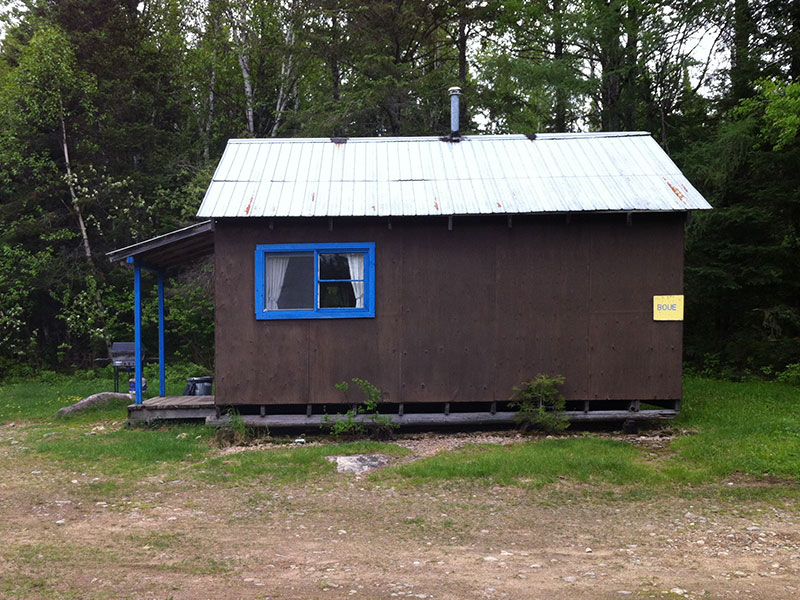 Chalet Boue — Pourvoirie Menjo – Pourvoirie Menjo