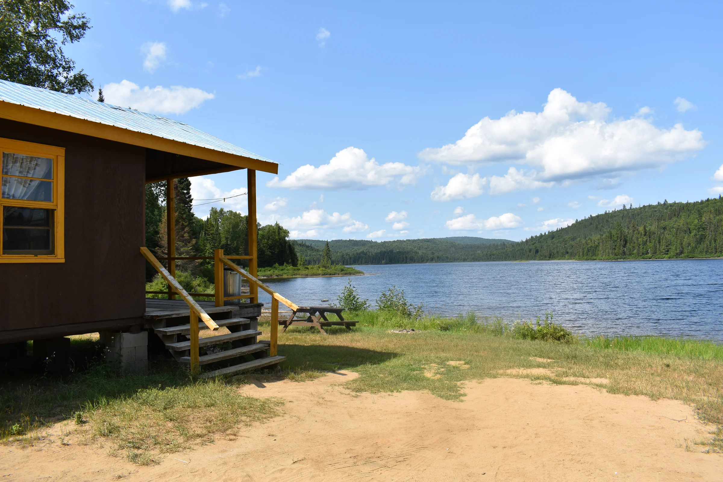 Chalet F-1 — Pourvoirie Menjo – Pourvoirie Menjo