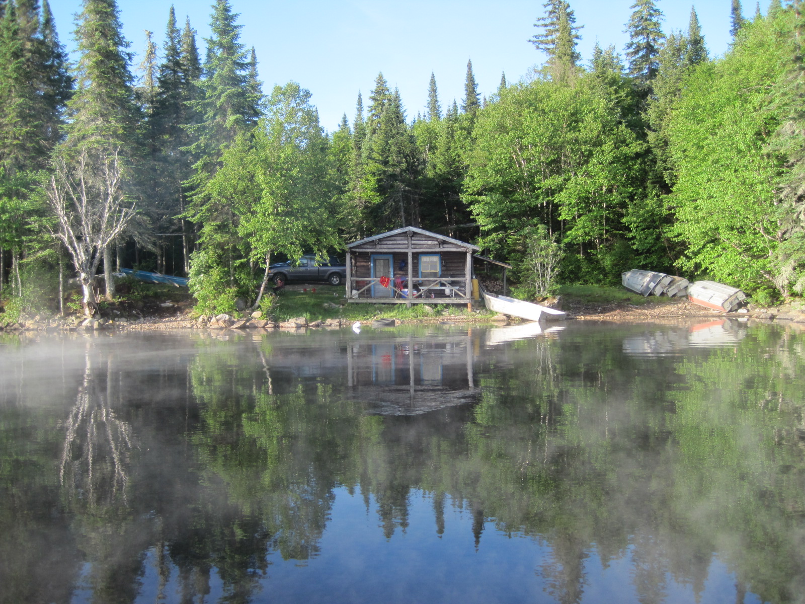 Lac-des-Chiens Cabin – Pourvoirie Menjo