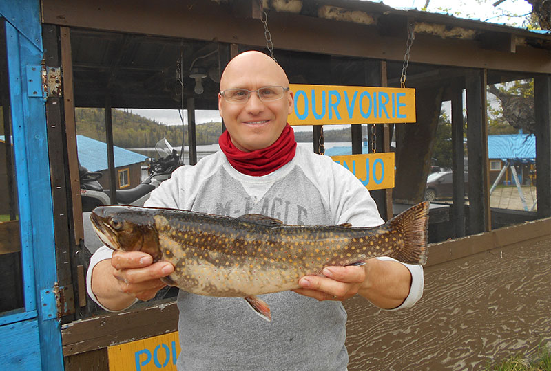 Fishing Brook trout at Pourvoirie Menjo, Laurentides, Quebec — photo 2