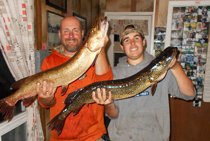 Fishing Northern pike at Pourvoirie Menjo, Laurentides, Quebec — photo 2