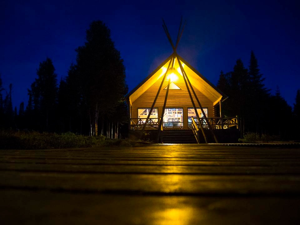 Souvenir photo at Association de Pourvoirie du Lac Mistassini, Eeyou Istchee Baie-James, Quebec