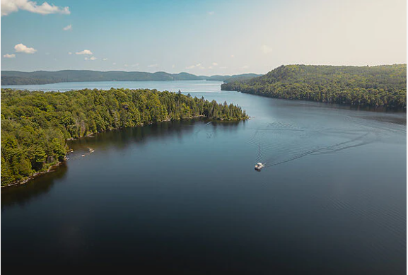 Lac à l'Eau Claire – Auberge du Lac-à-l'Eau-Claire