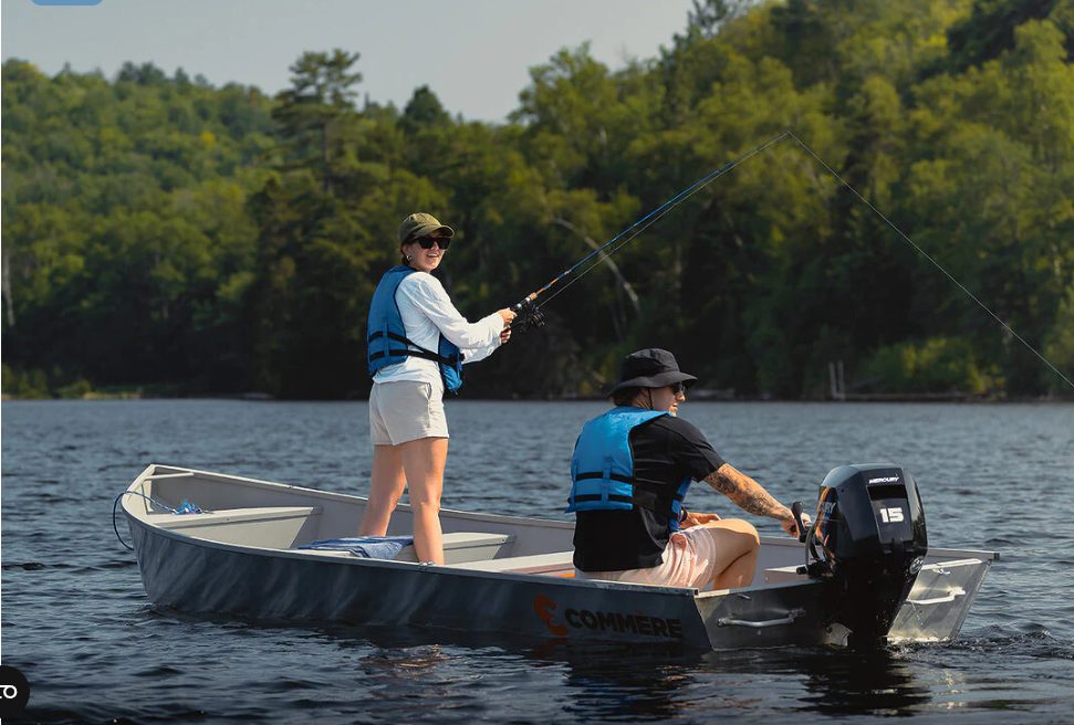 Fishing at Auberge du Lac-à-l'Eau-Claire, Mauricie, Quebec — photo 3