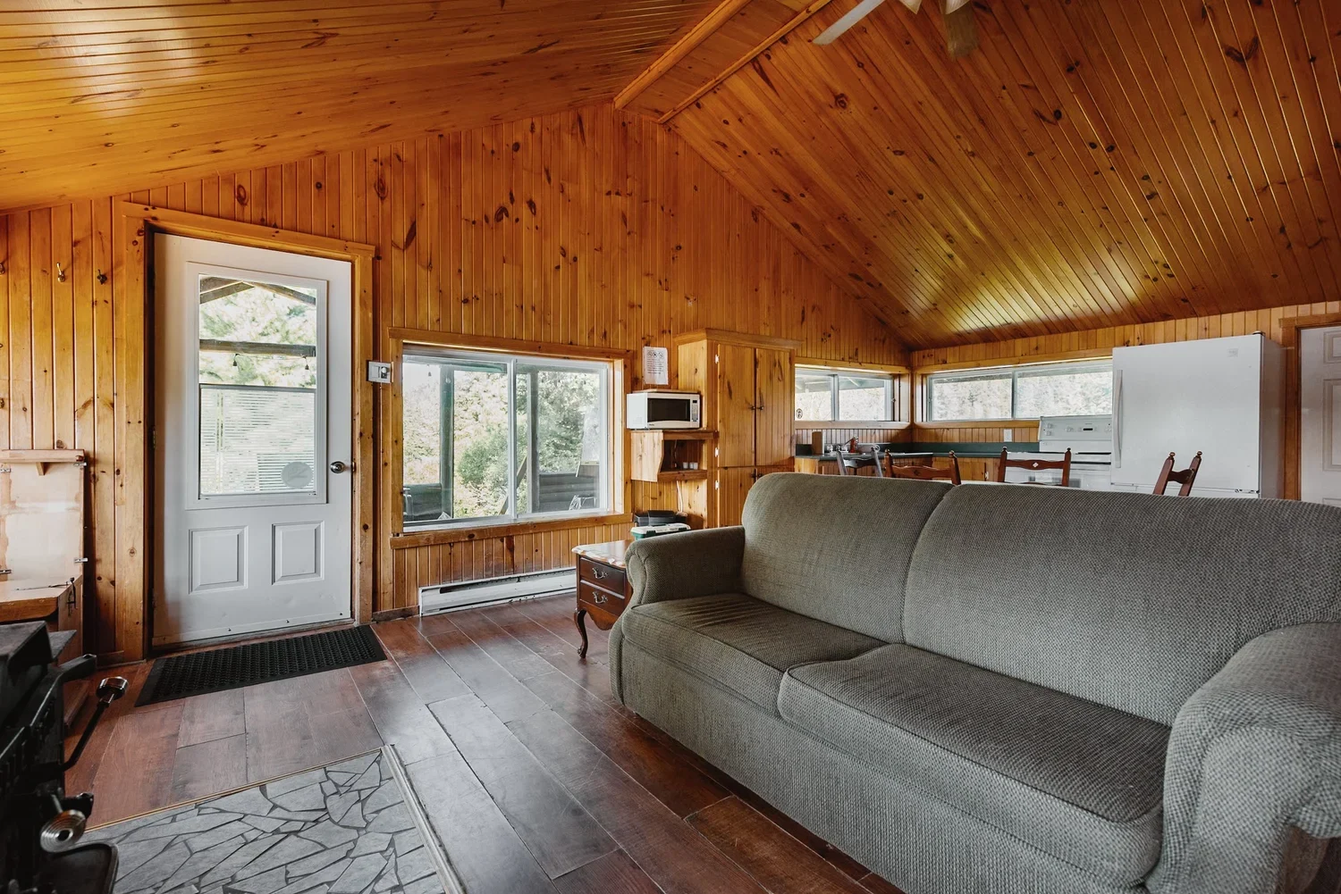 CHALET 1 — Auberge la Barrière (2014) – Auberge la Barrière (2014)