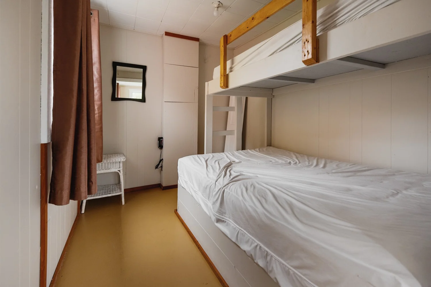 CABIN 4 – Auberge la Barrière (2014)