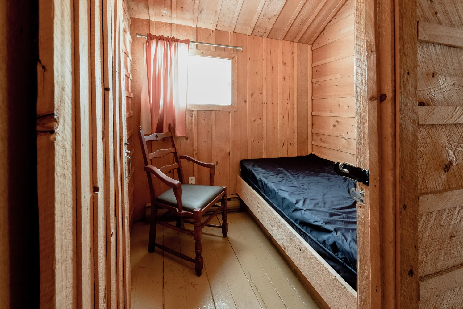 CHALET 6 – Auberge la Barrière (2014)