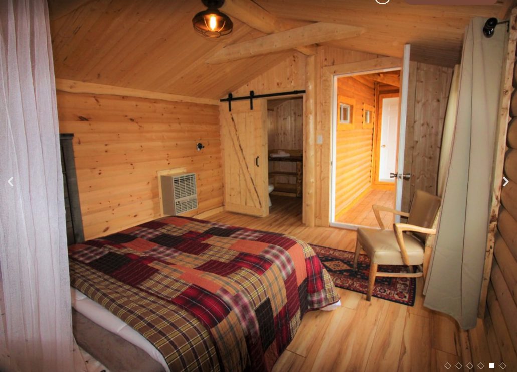 Group Cabin — Auberge Wedge Hills Lodge - Circuits Péninsule d'Or – Auberge Wedge Hills Lodge - Circuits Péninsule d'Or