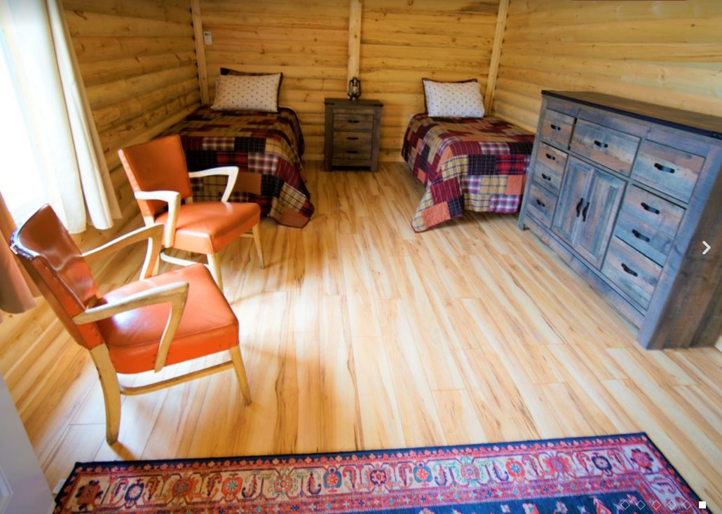 Group Cabin — Auberge Wedge Hills Lodge - Circuits Péninsule d'Or – Auberge Wedge Hills Lodge - Circuits Péninsule d'Or