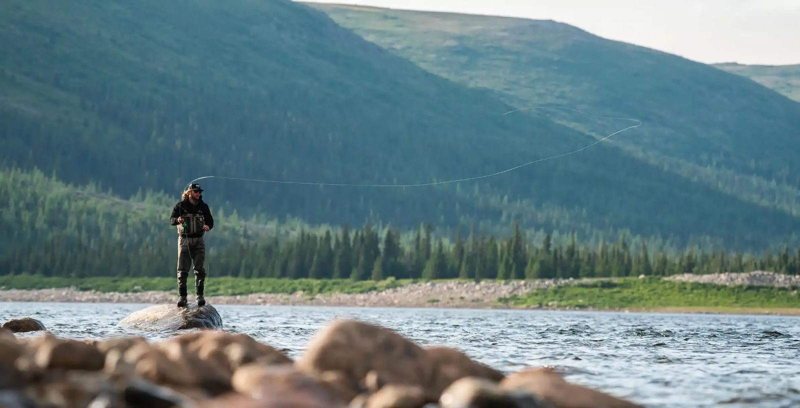 Fishing at Auberge Wedge Hills Lodge - Circuits Péninsule d'Or, Nunavik, Quebec — photo 2