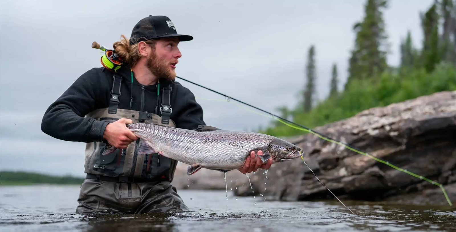 Fishing Atlantic salmon at Auberge Wedge Hills Lodge - Circuits Péninsule d'Or, Nunavik, Quebec