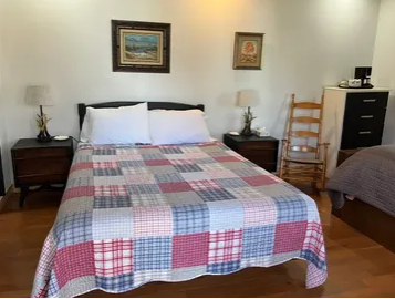 Superior room, view of the St. Lawrence estuary – Auberge-Pourvoirie Isle-aux-Grues