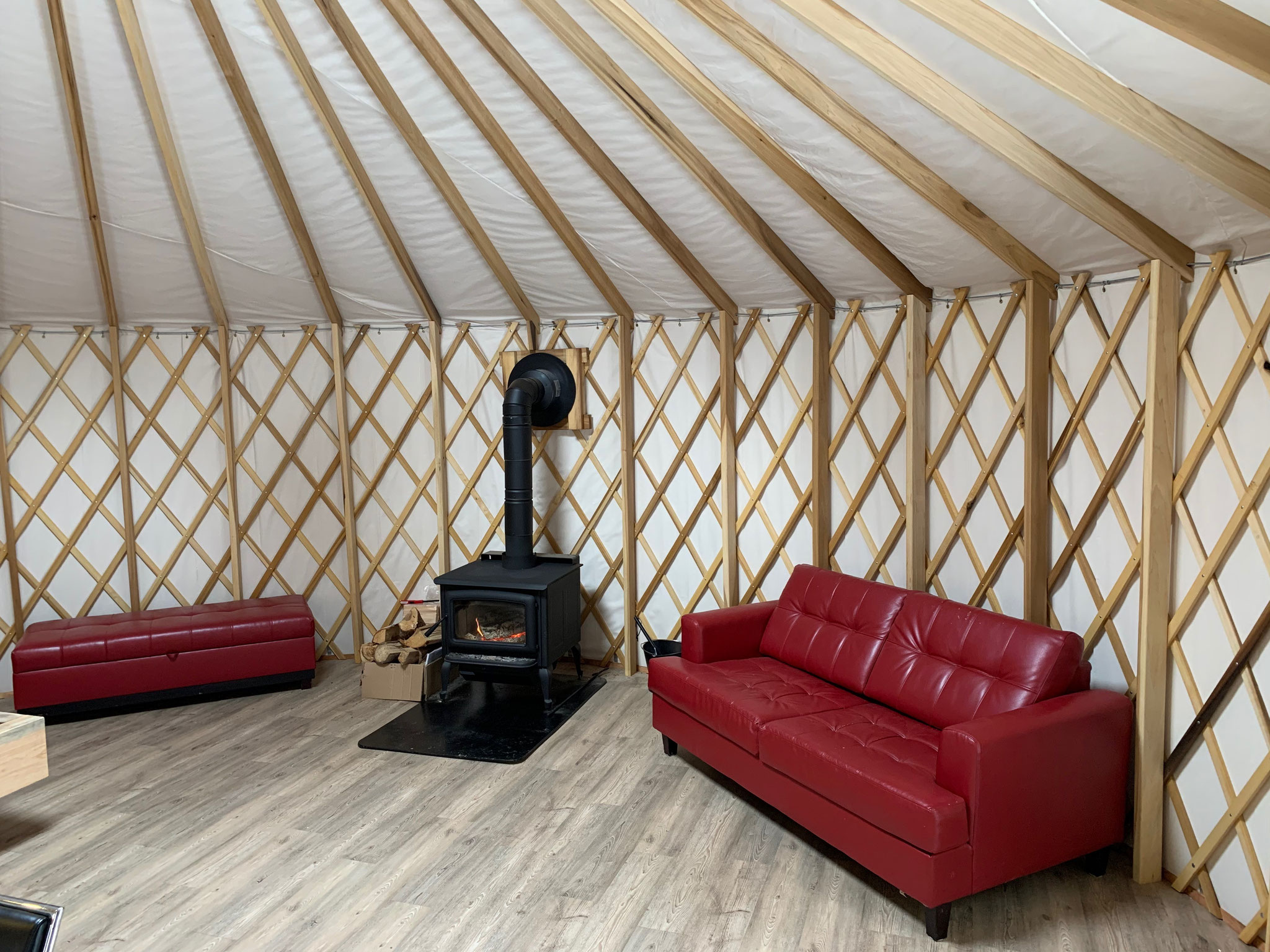 YOURTE À CALEB — Chalets Rapide des Cèdres – Chalets Rapide des Cèdres