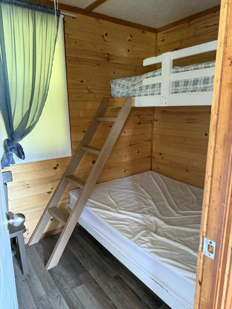 CABIN 5 — Club Paradis Sauvage – Club Paradis Sauvage