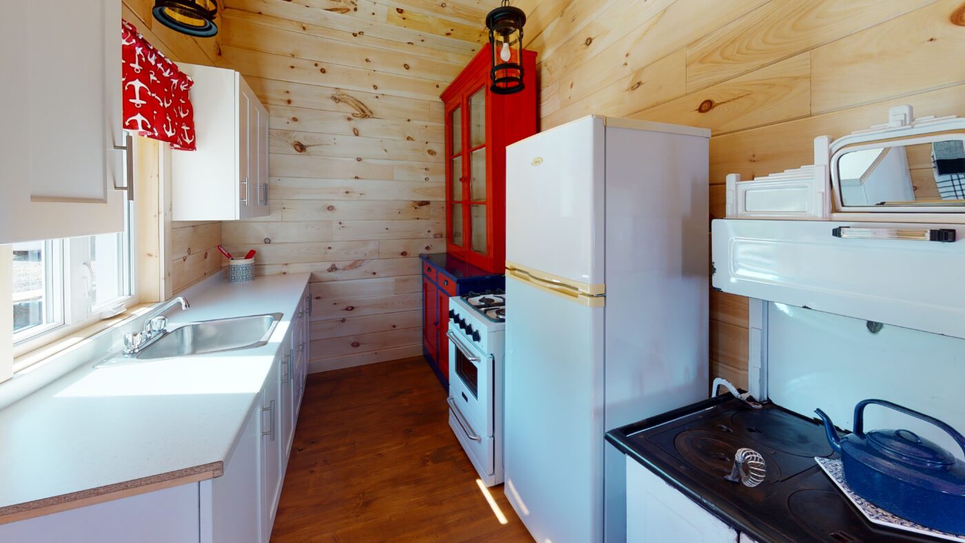 JULIETTE CABIN — Domaine Comporté – Domaine Comporté