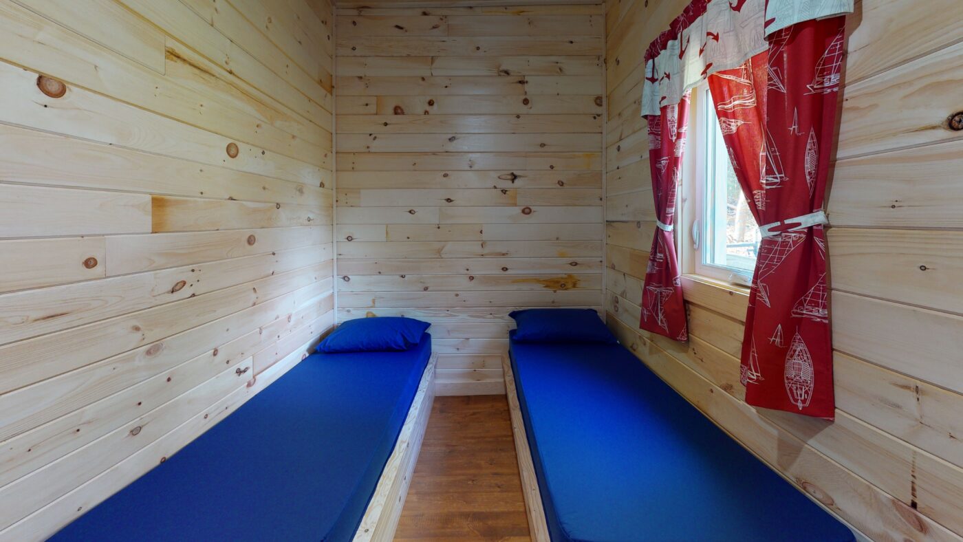 JULIETTE CABIN — Domaine Comporté – Domaine Comporté
