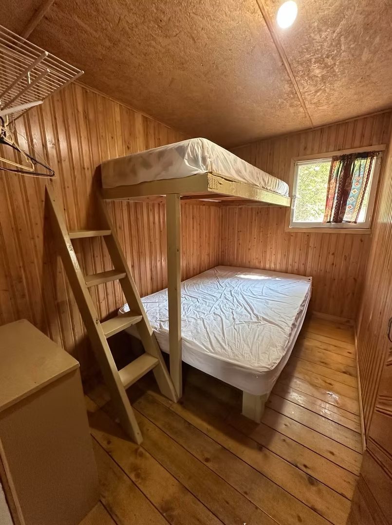 Chalet Loup – Domaine du Lac Kergus