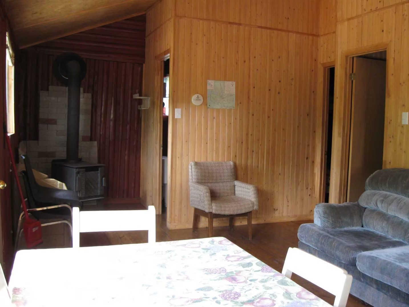 Chalet Loutre — Domaine du Lac Kergus – Domaine du Lac Kergus