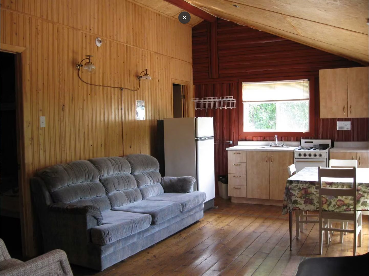 Chalet Loutre — Domaine du Lac Kergus – Domaine du Lac Kergus