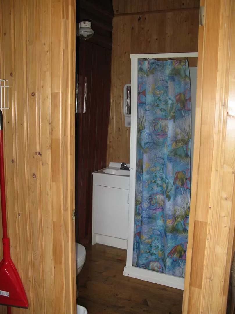Chalet Loutre — Domaine du Lac Kergus – Domaine du Lac Kergus