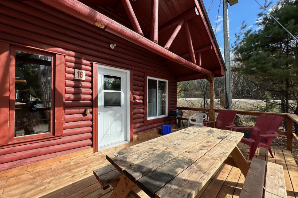 CHALET 16 – Dorval Lodge