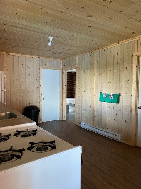 LOG CABIN – Dorval Lodge