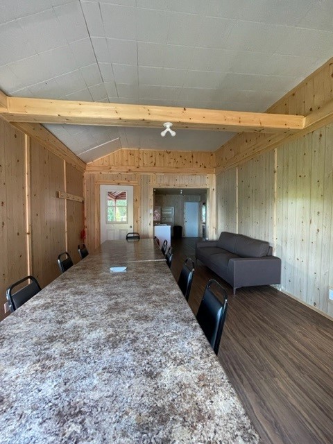 LOG CABIN – Dorval Lodge