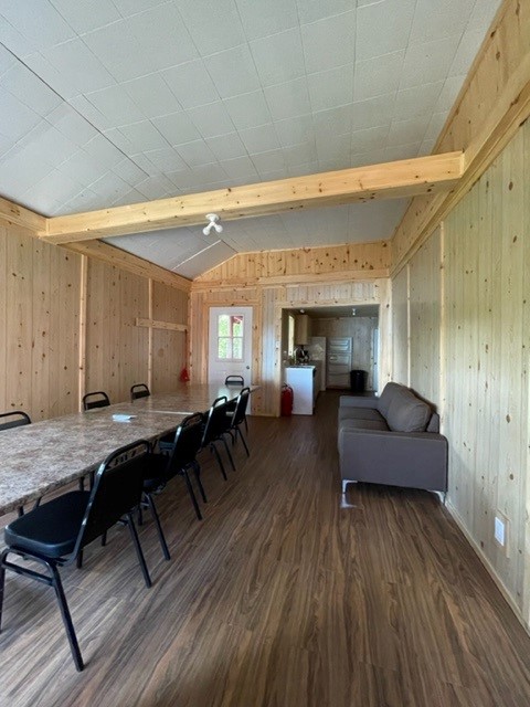 LOG CABIN – Dorval Lodge