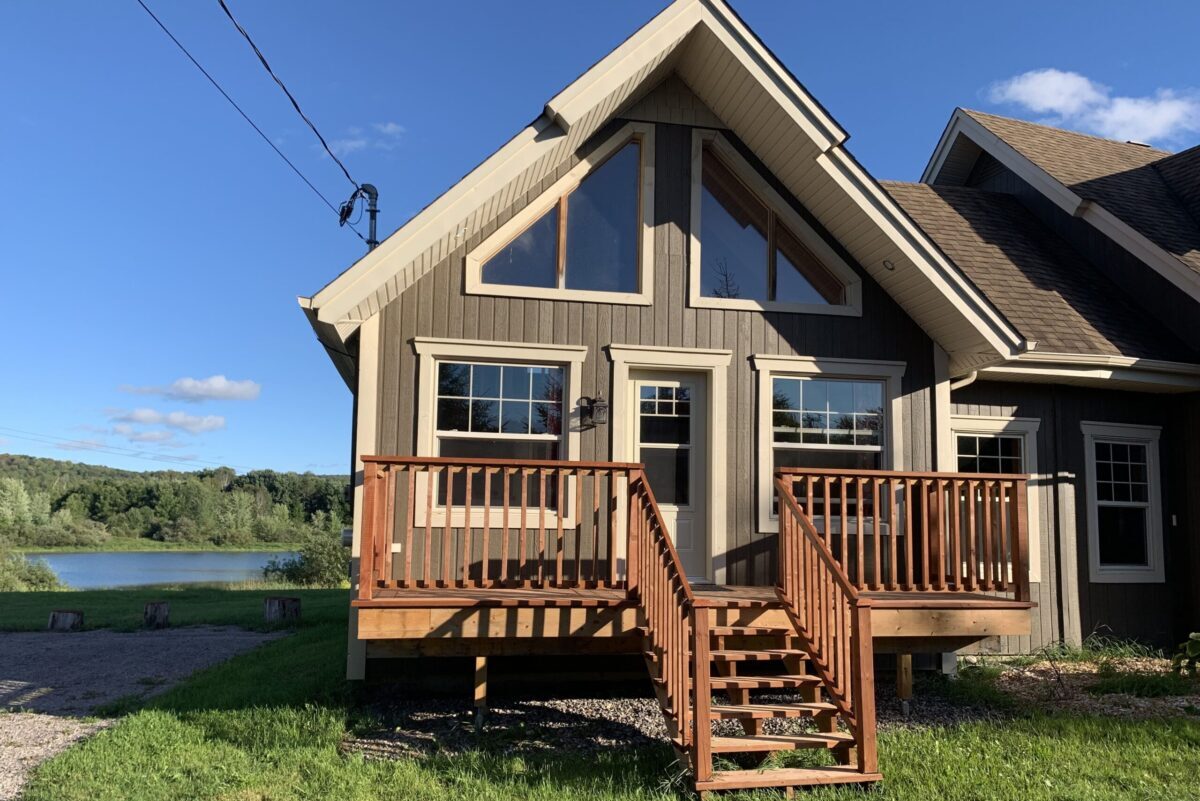 THE FIREFLIES CABIN – Escapade Kiamika