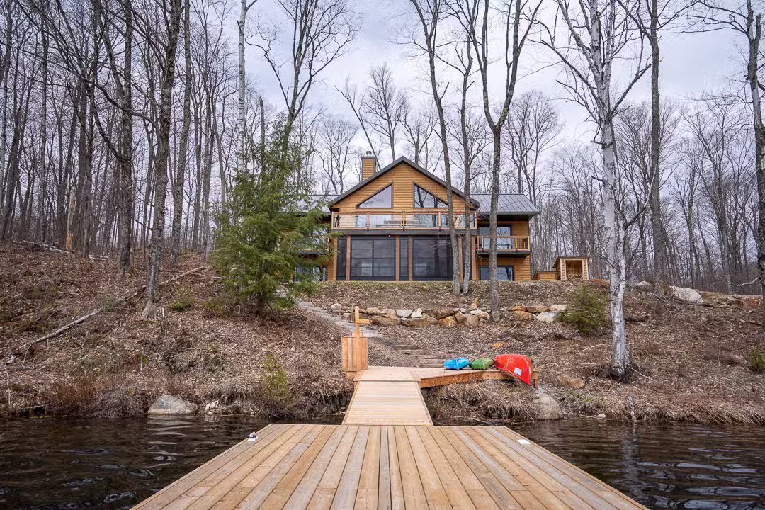 CHALET BAIE NOIRE – Kenauk Nature
