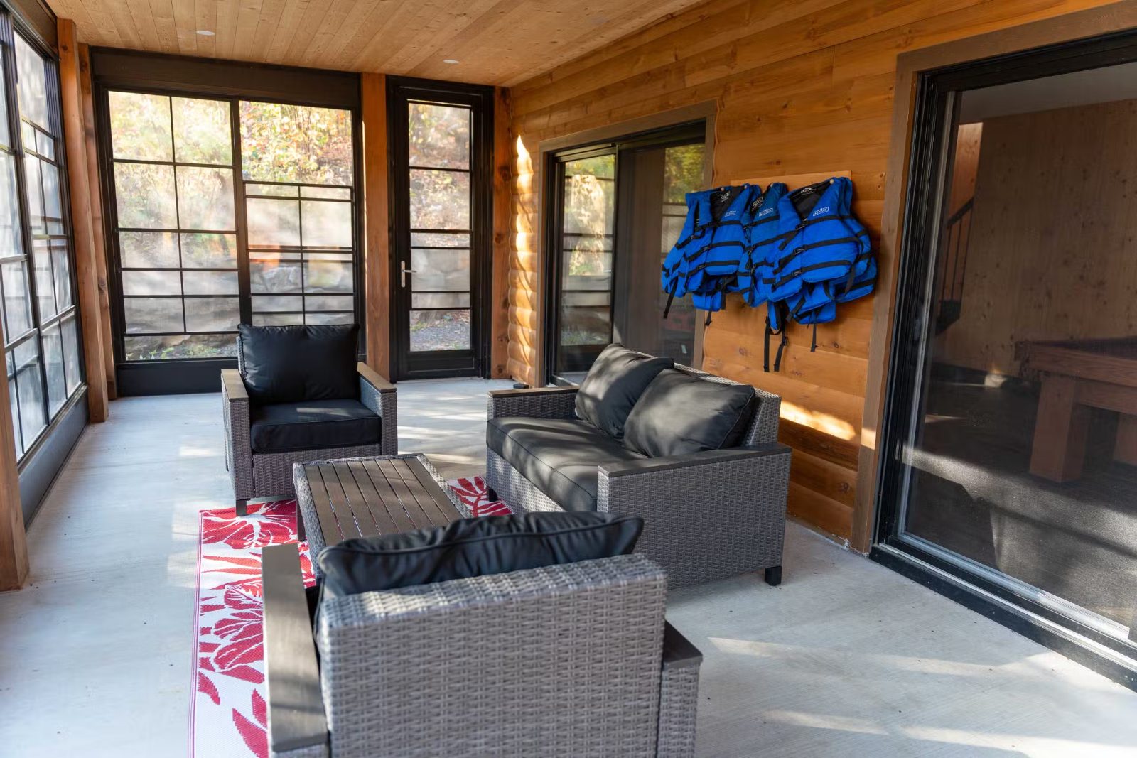 CHALET BENT – Kenauk Nature
