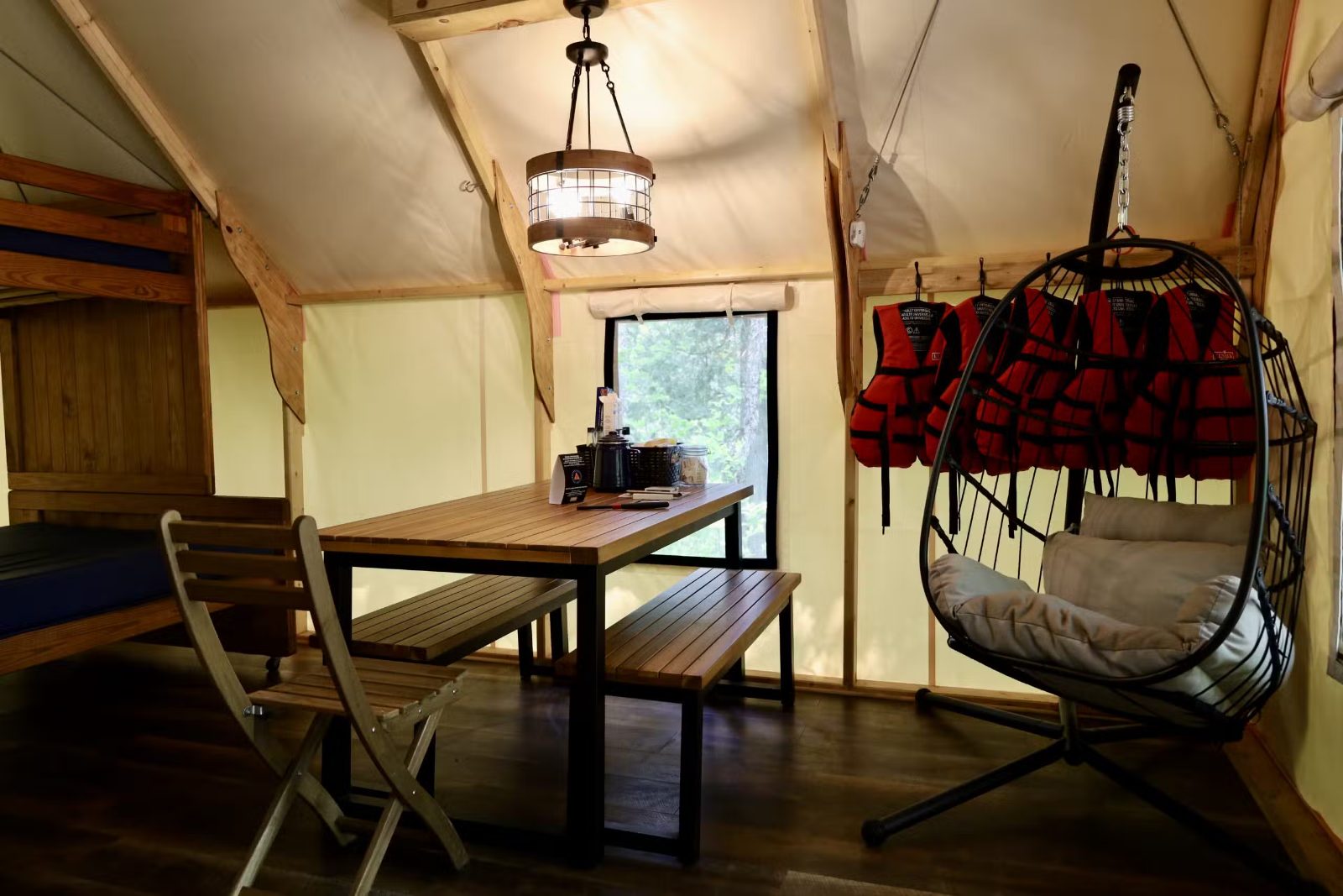 CHALET COYOTTE – Kenauk Nature