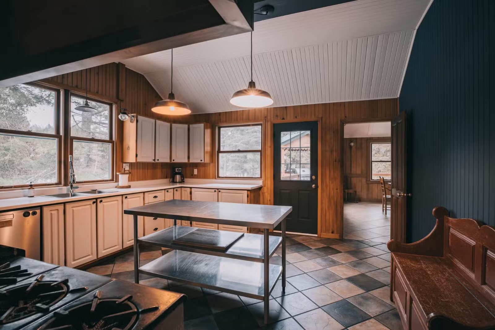 DES PINS CABIN – Kenauk Nature