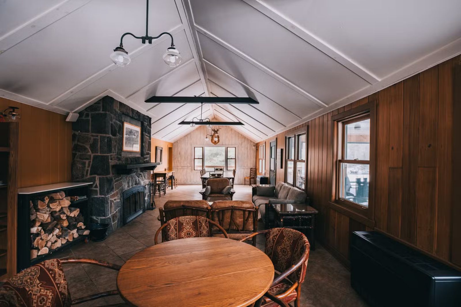 DES PINS CABIN – Kenauk Nature