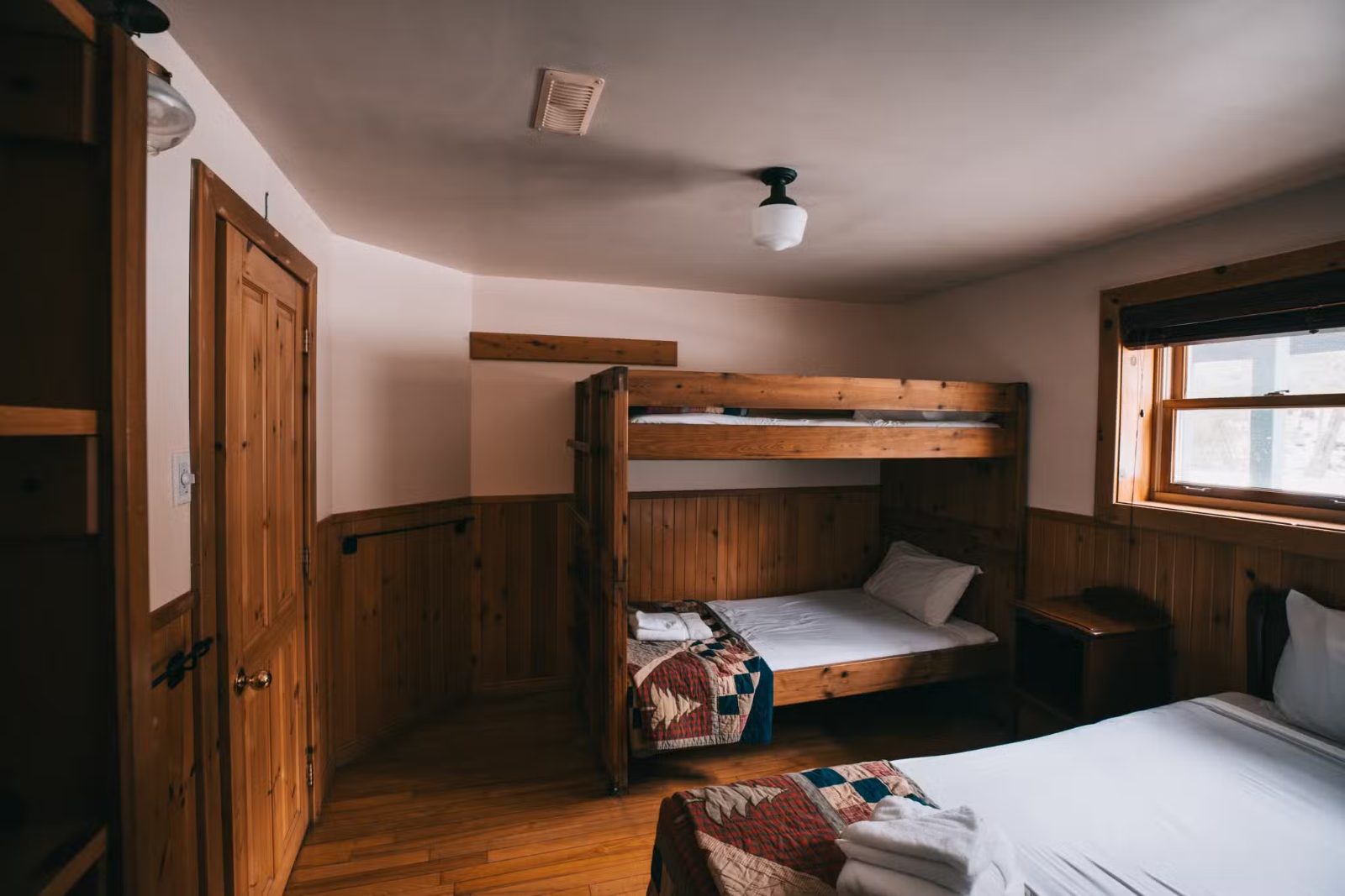 DES PINS CABIN – Kenauk Nature