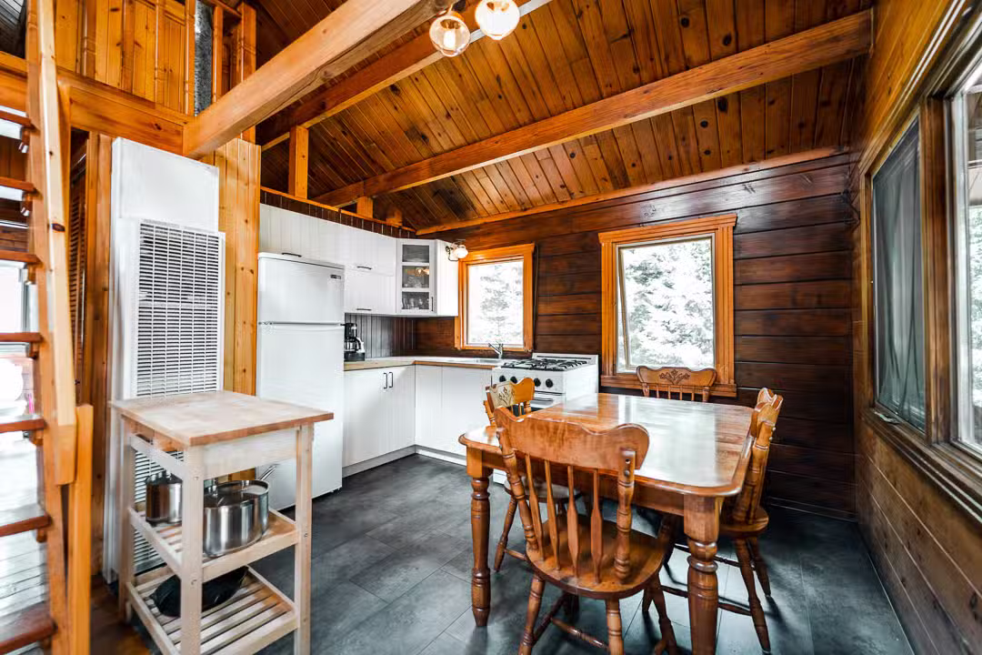HIDDEN CABIN – Kenauk Nature