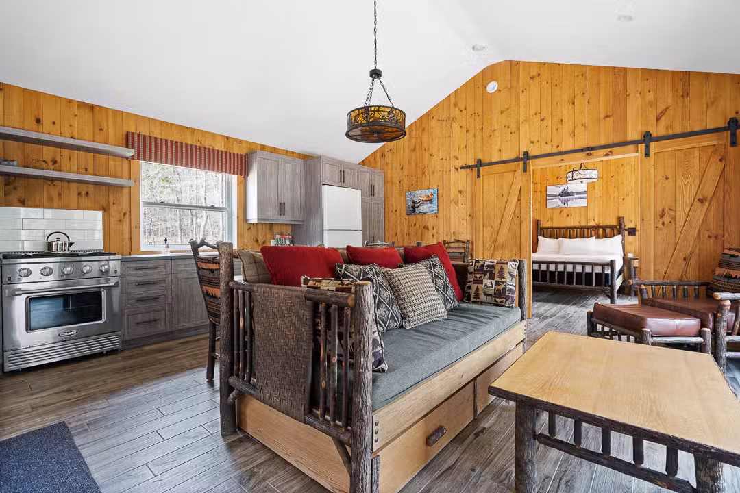 LES RAPIDES CABIN – Kenauk Nature