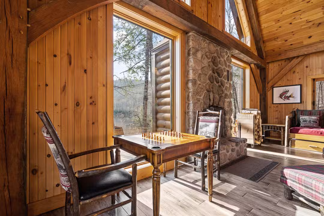 MAKWA CABIN – Kenauk Nature