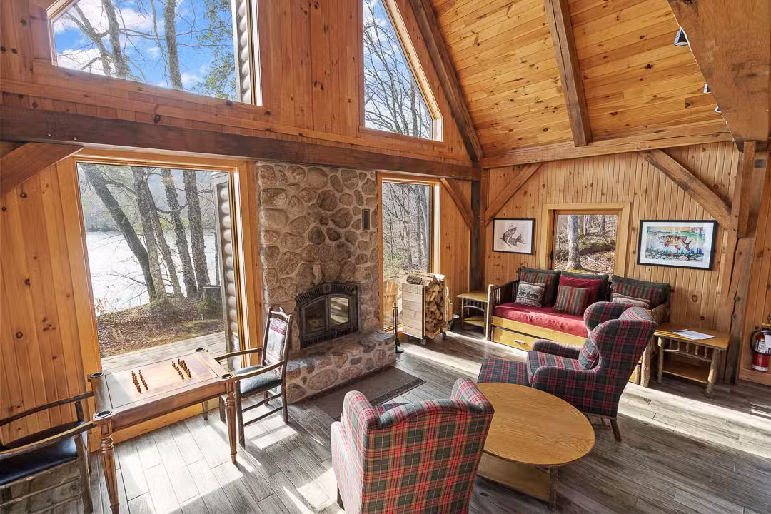 MAKWA CABIN – Kenauk Nature