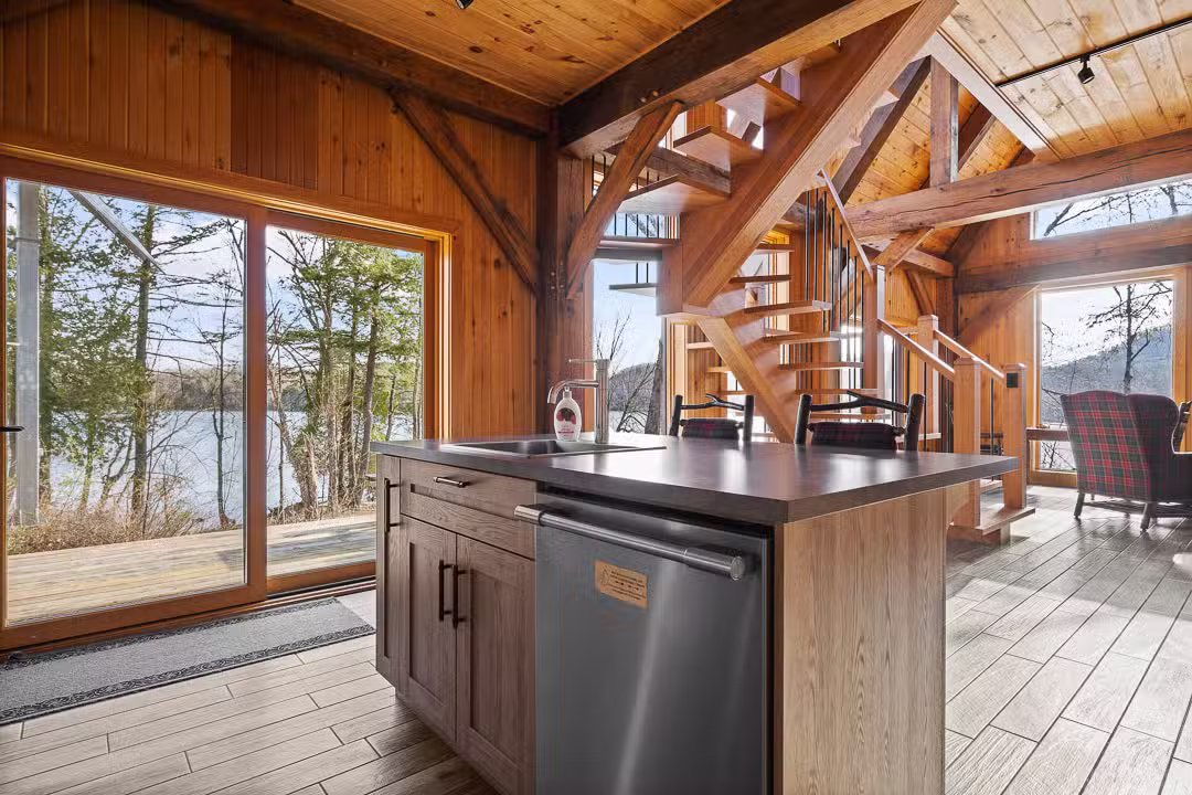MAKWA CABIN – Kenauk Nature