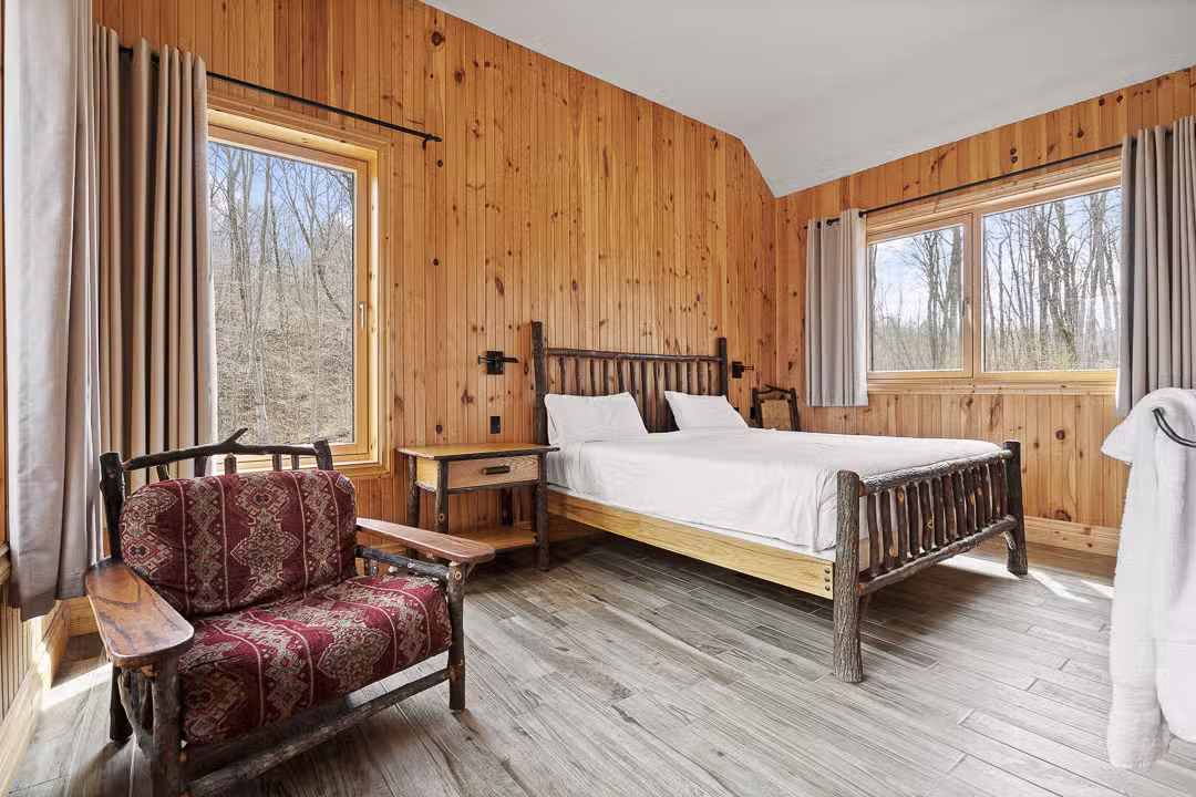 PAPINEAU CABIN – Kenauk Nature