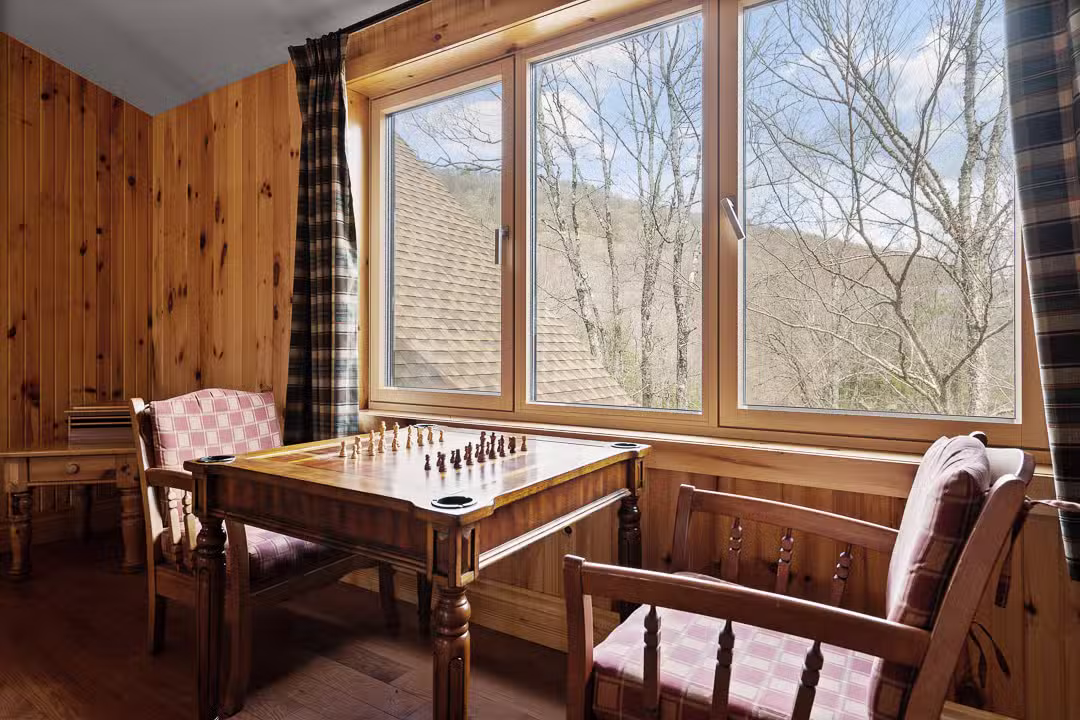 PAPINEAU CABIN – Kenauk Nature