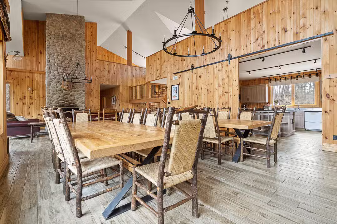 PAPINEAU CABIN – Kenauk Nature
