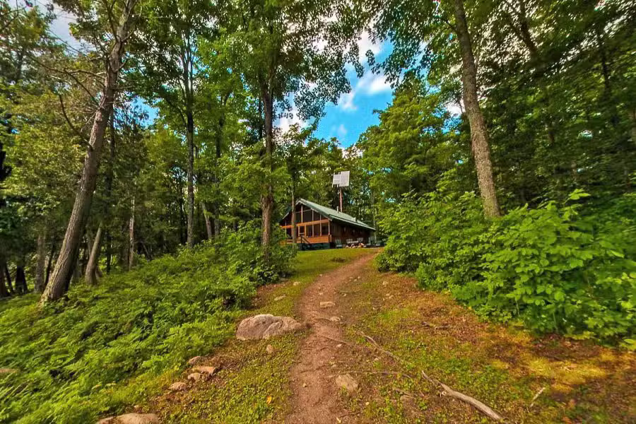 PUMPKINSEED CABIN – Kenauk Nature