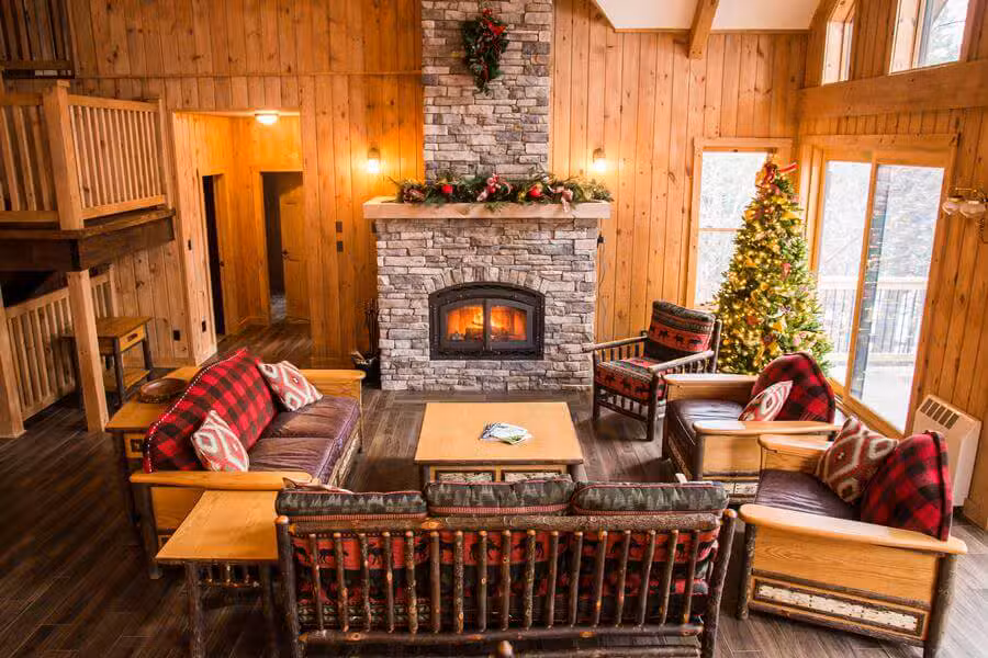 TAUNTON CABIN – Kenauk Nature