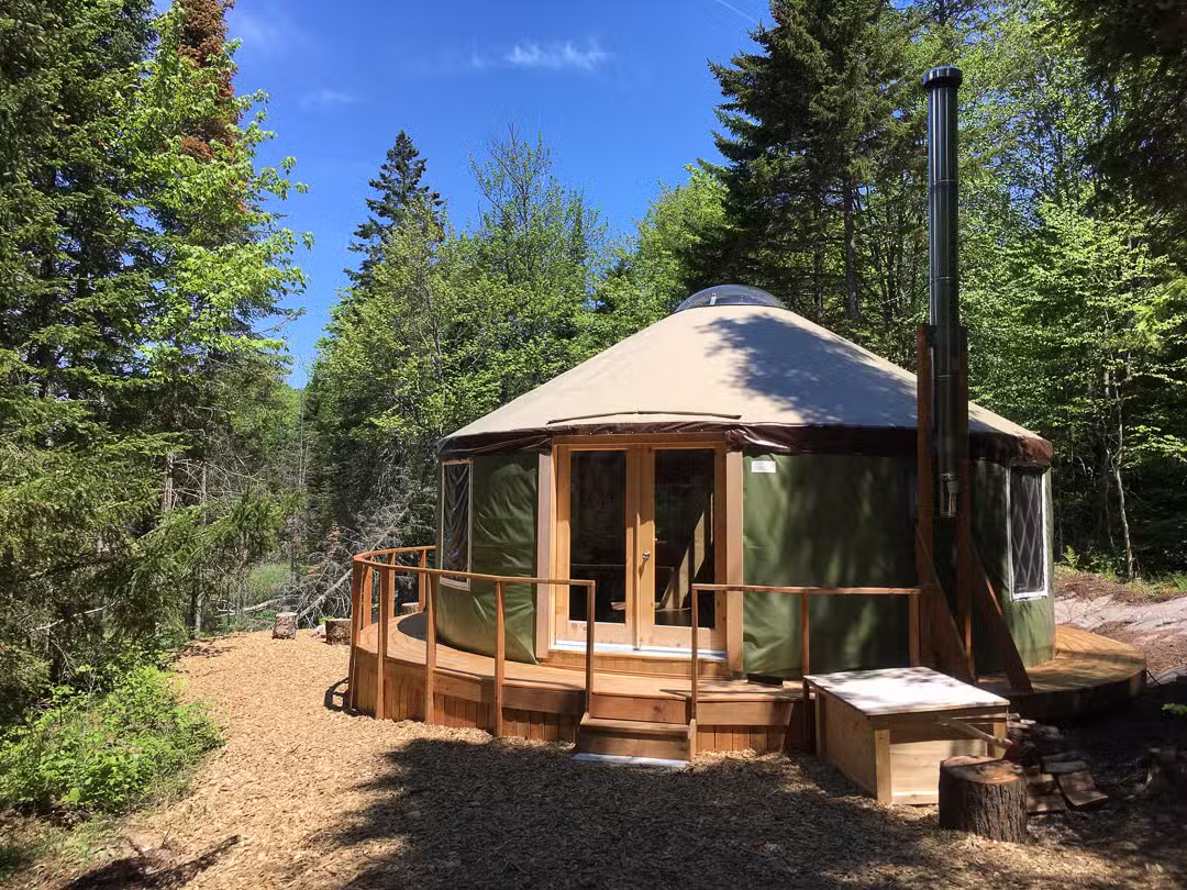 CHALET YOURTE – Kenauk Nature