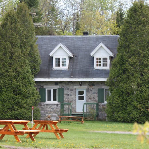 CHALET LAC À LA TRUITE – Parc Naturel Régional de Portneuf
