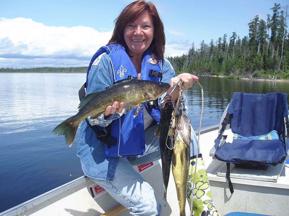 Fishing Walleye at Pourvoirie Baie de l'Est, Mauricie, Quebec — photo 2